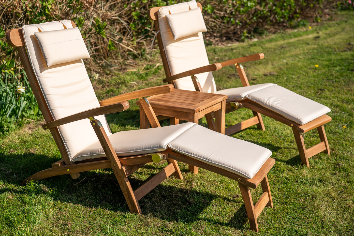 Deluxe Teak sun lounger couples set with cushions 4